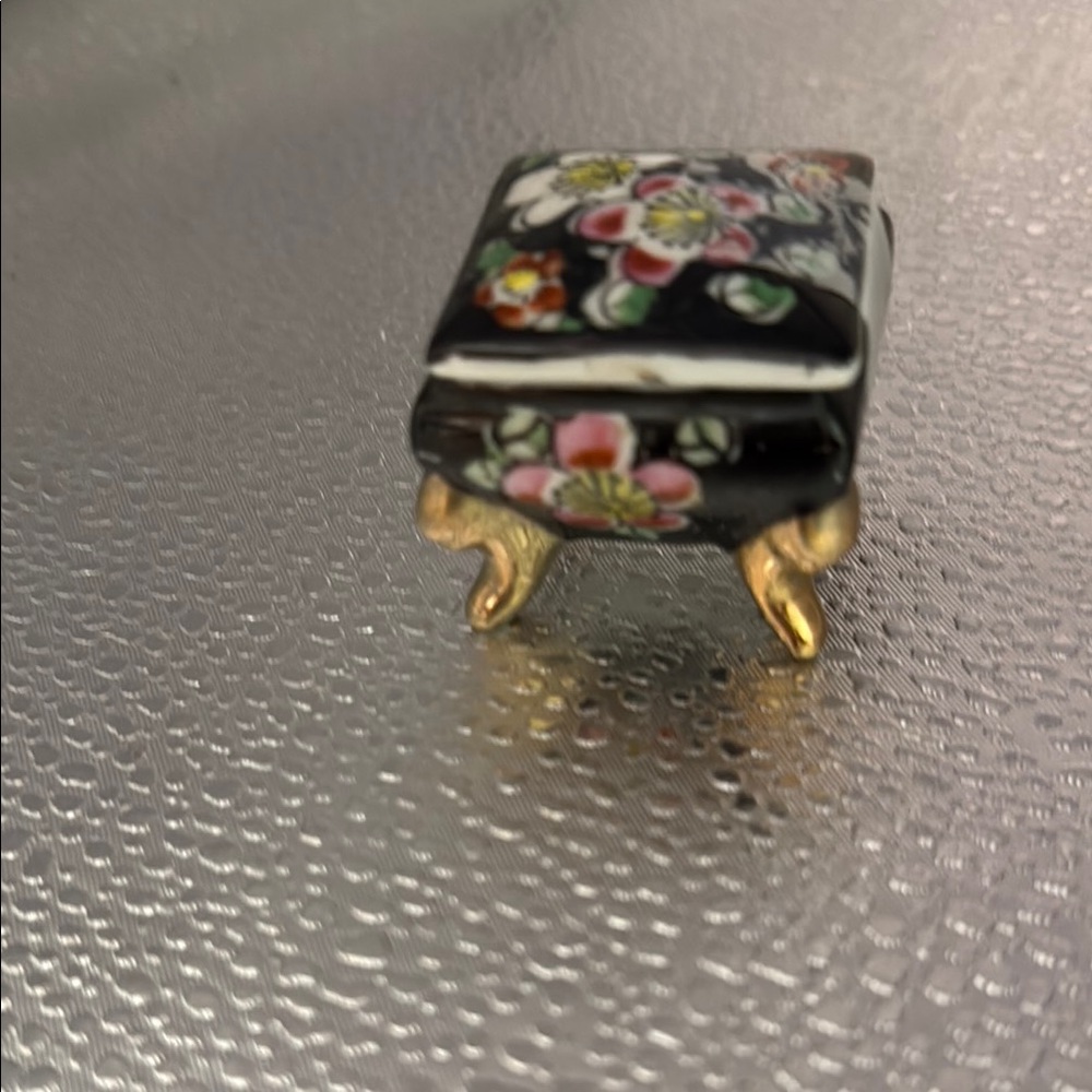 Vintage Chinese Cloisonné Floral Black and Gold Trinket Box
